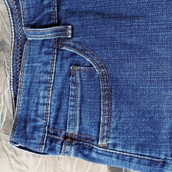 Levi Strauss &Co shorts.Size 12. - Picture 2 of 13